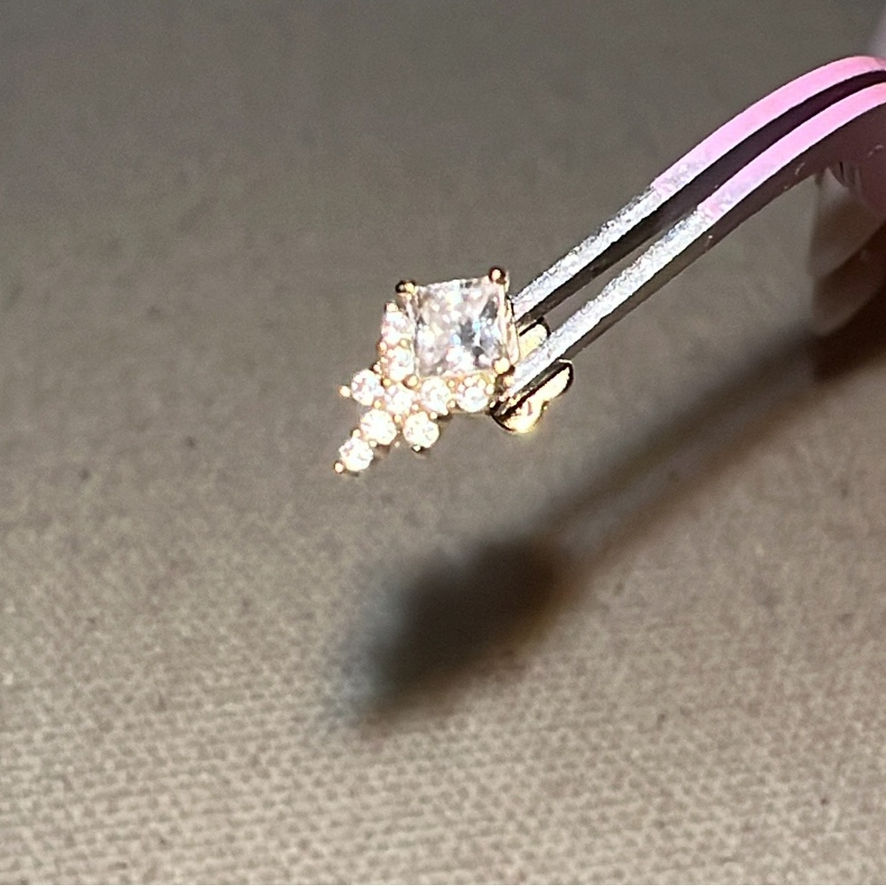 14k Yellow Gold Threaded earrings (3) - Picture 6 of 7